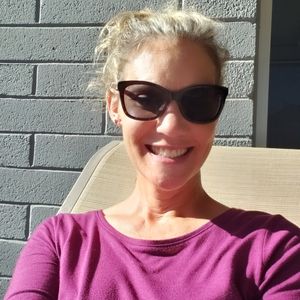 Meet your Posher, Debbie